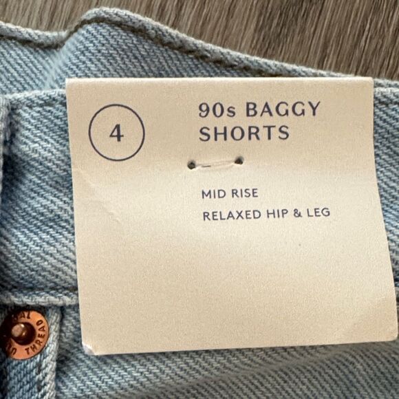 Distressed Denim Shorts Universal Thread 90s mid Rise size 4 - Picture 3 of 4